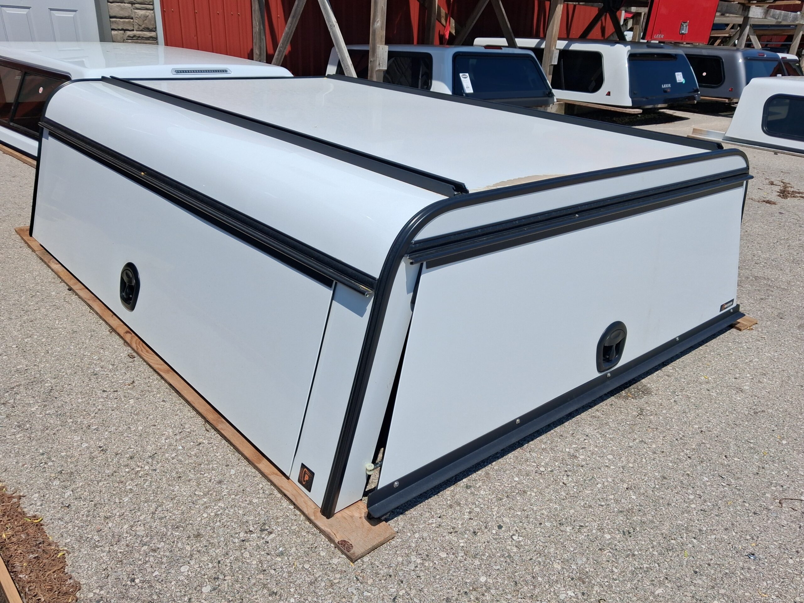 2021 - 2026 Ford F150 6'6 White NEW 6'6 White Innovator Contractor Truck Cap 2 2021 - 2026 Ford F150 6'6 White NEW 6'6 White Innovator Contractor Truck Cap - Image 2