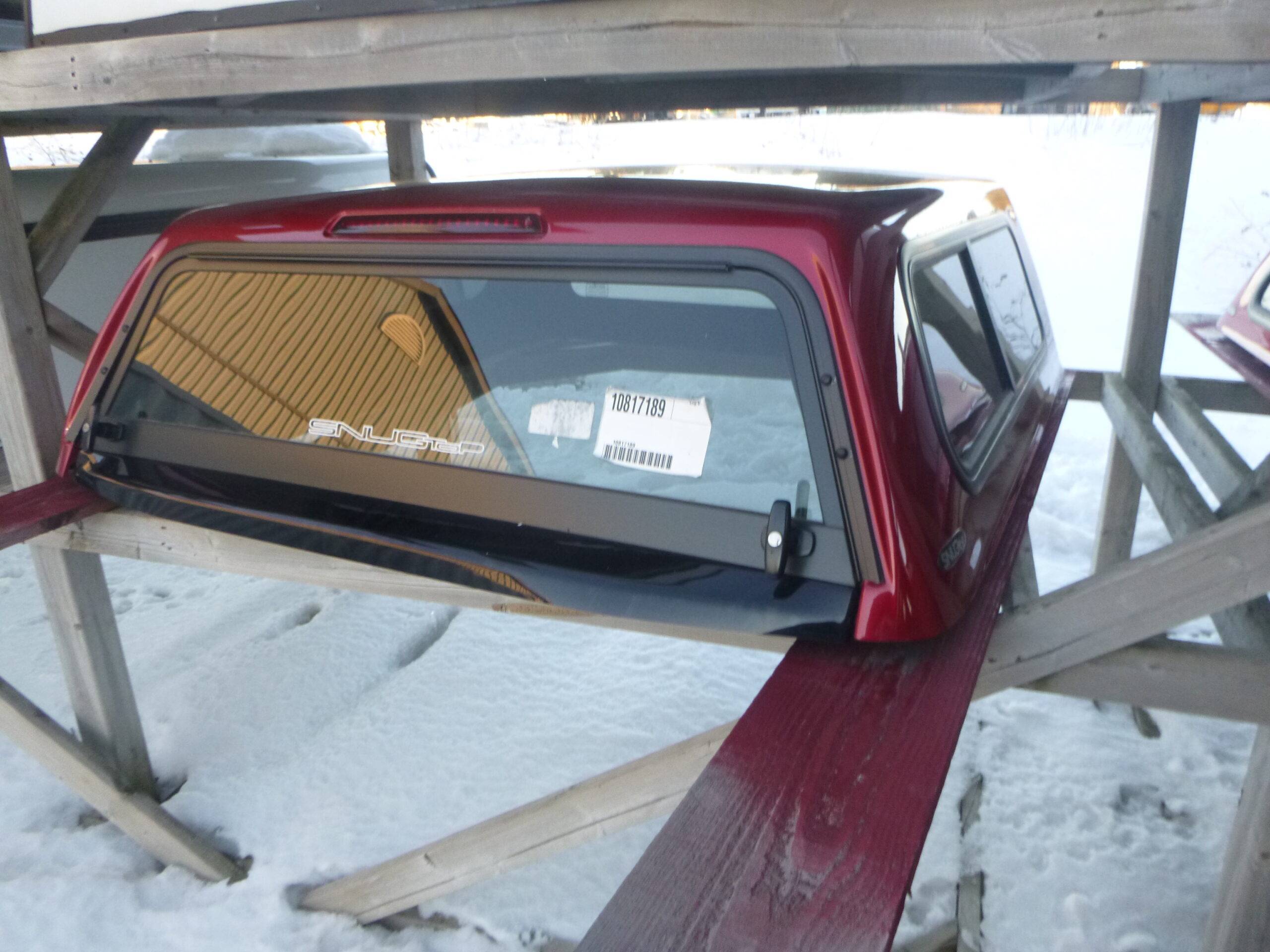 2019 - 2023 Ford Ranger 5' Red Snug Top Truck Cap 3 2019 - 2023 Ford Ranger 5' Red Snug Top Truck Cap - Image 3