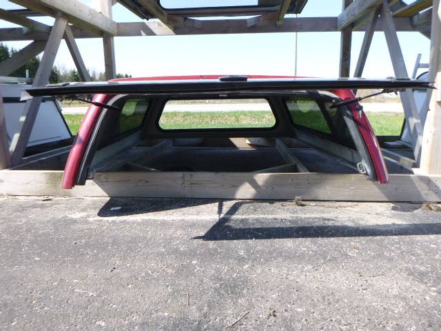 2004 - 2012 Chevrolet Colorado or GMC Canyon 6'2 Cherry Red Leer 100XL Truck Cap - Image 4