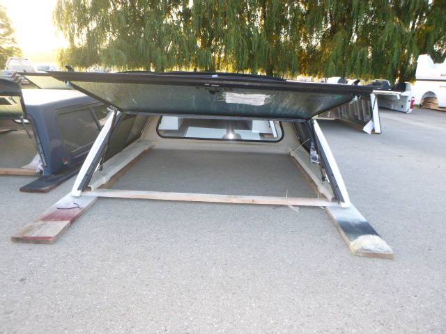 2004 - 2008 Ford F150 5'6 YZ White Leer 180 Truck Cap 4 2004 - 2008 Ford F150 5'6 YZ White Leer 180 Truck Cap - Image 4