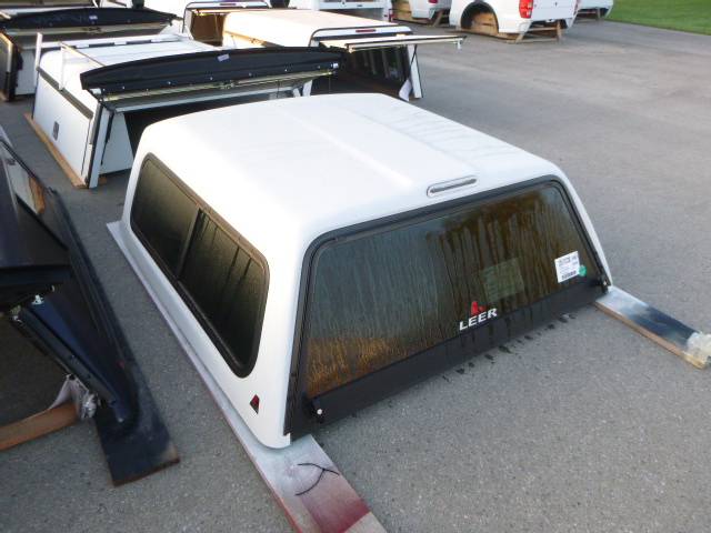 2004 - 2008 Ford F150 5'6 YZ White Leer 180 Truck Cap 3 2004 - 2008 Ford F150 5'6 YZ White Leer 180 Truck Cap - Image 3