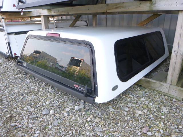 2016 - 2022 GMC Canyon or Chevrolet Colorado 6'2 White Truck Cap 3 2016 - 2022 GMC Canyon or Chevrolet Colorado 6'2 White Truck Cap - Image 3