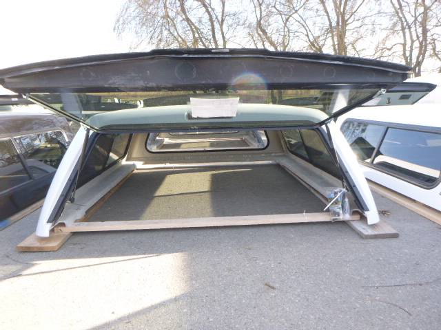 2023 - 2026 Ford Superduty F250/350/450 6'9 NEW Z1 Oxford White Leer 100S Truck Cap 4 2023 - 2026 Ford Superduty F250/350/450 6'9 NEW Z1 Oxford White Leer 100S Truck Cap - Image 4