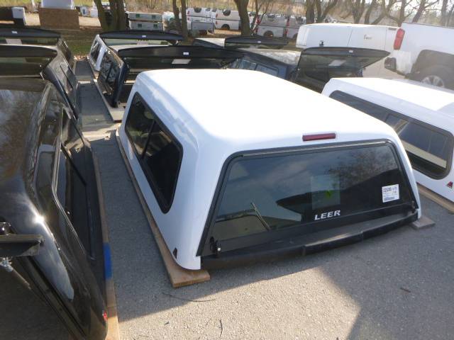 2023 - 2026 Ford Superduty F250/350/450 6'9 NEW Z1 Oxford White Leer 100S Truck Cap 3 2023 - 2026 Ford Superduty F250/350/450 6'9 NEW Z1 Oxford White Leer 100S Truck Cap - Image 3