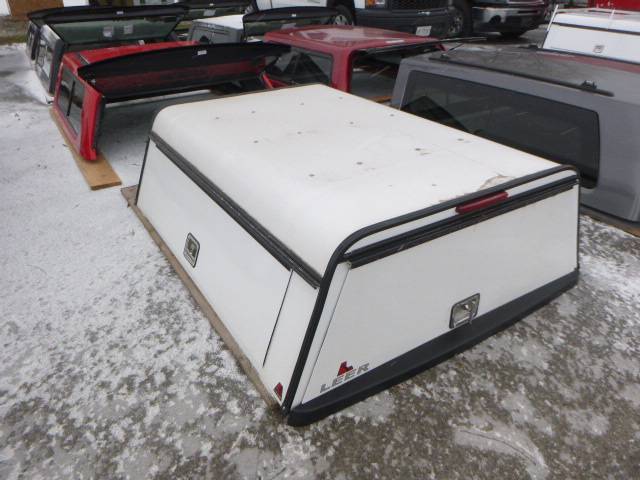 2015 - 2022 Chevrolet Colorado or GMC Canyon 6'2 White Leer Contractor Truck Cap 3 2015 - 2022 Chevrolet Colorado or GMC Canyon 6'2 White Leer Contractor Truck Cap - Image 3