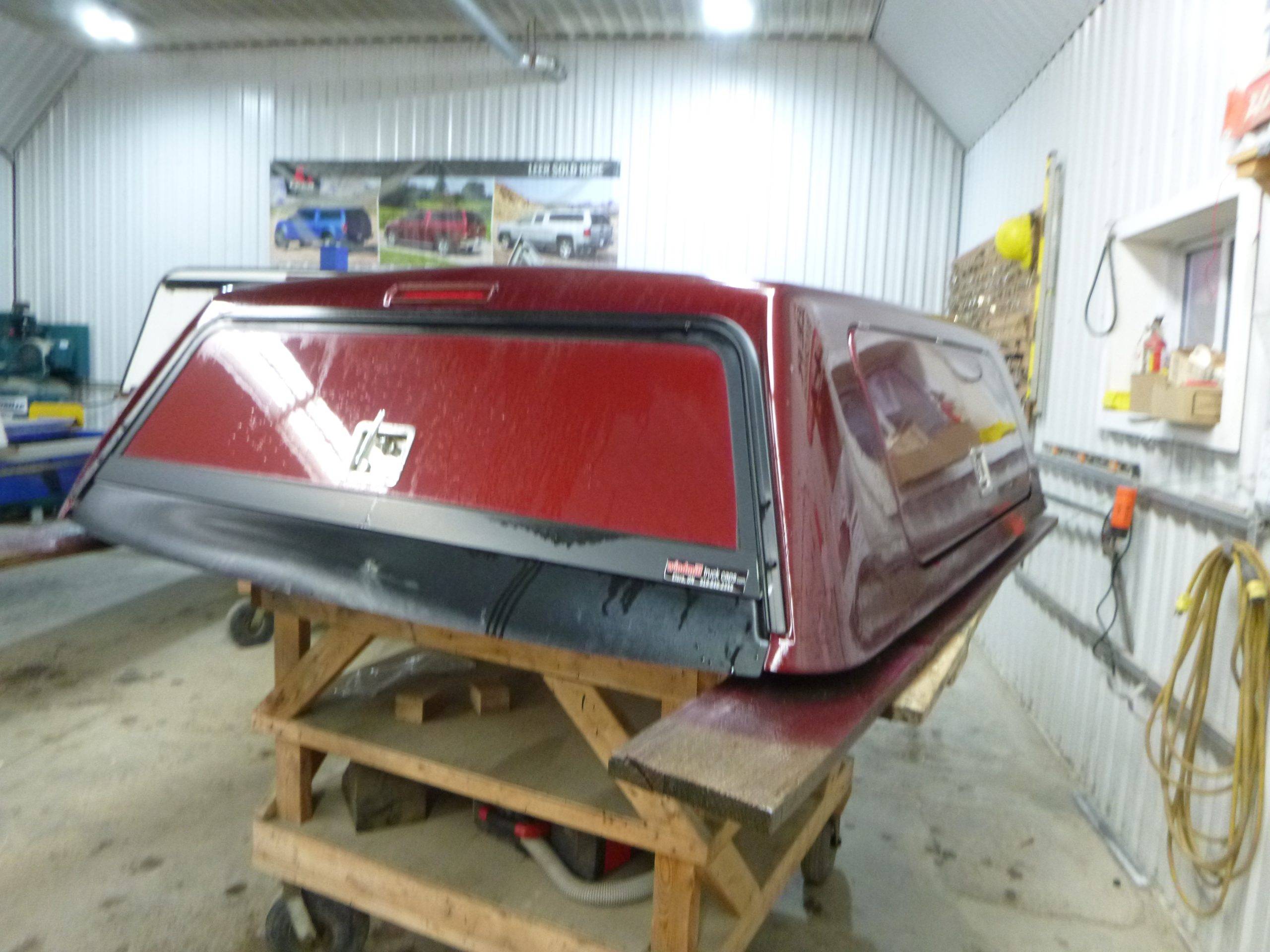 2019 - 2026 Dodge Ram 1500 New Body Style 6'4 Burgundy Leer 100SS Truck Cap 3 2019 - 2026 Dodge Ram 1500 New Body Style 6'4 Burgundy Leer 100SS Truck Cap - Image 3