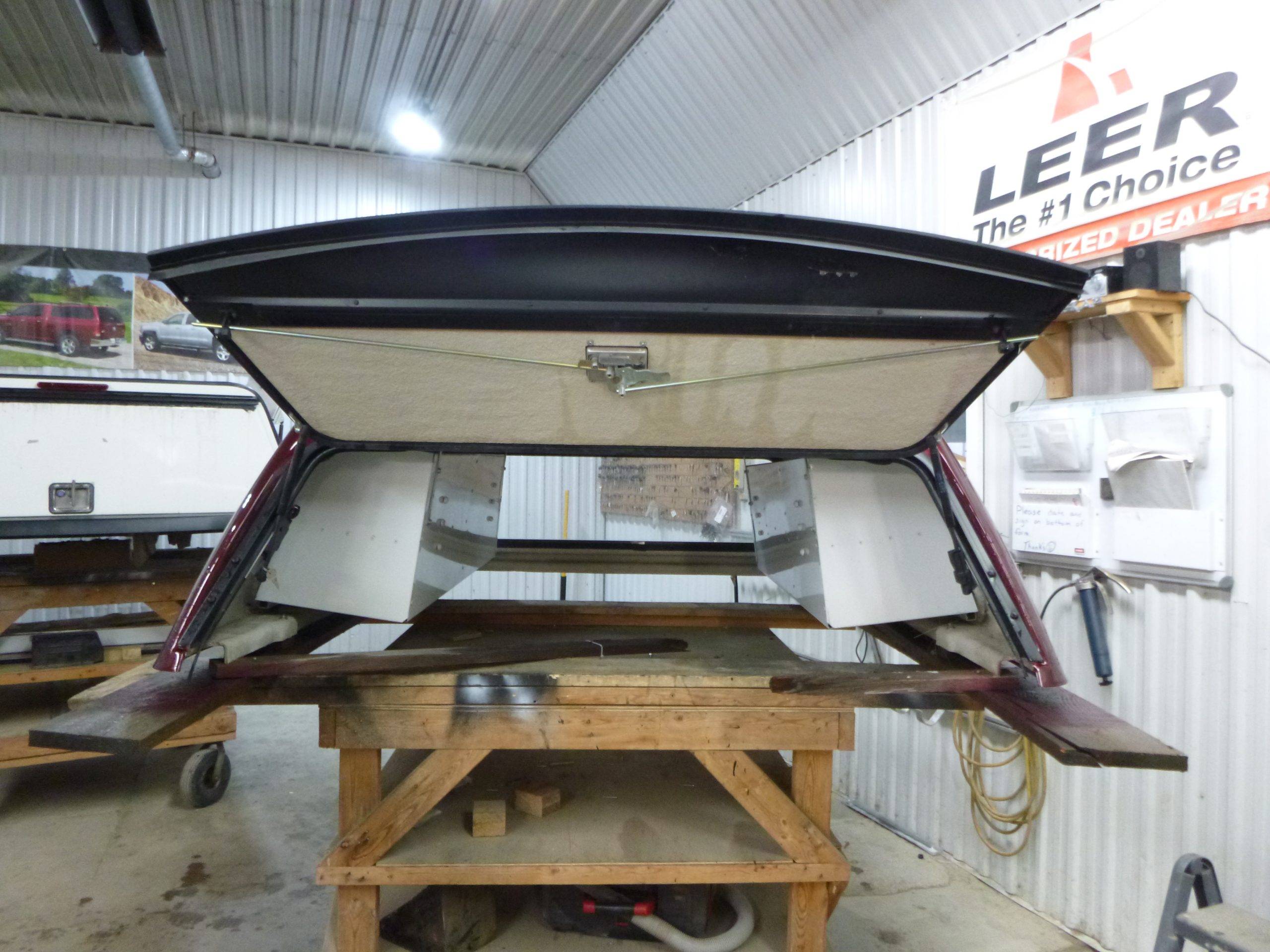 2019 - 2026 Dodge Ram 1500 New Body Style 6'4 Burgundy Leer 100SS Truck Cap 4 2019 - 2026 Dodge Ram 1500 New Body Style 6'4 Burgundy Leer 100SS Truck Cap - Image 4