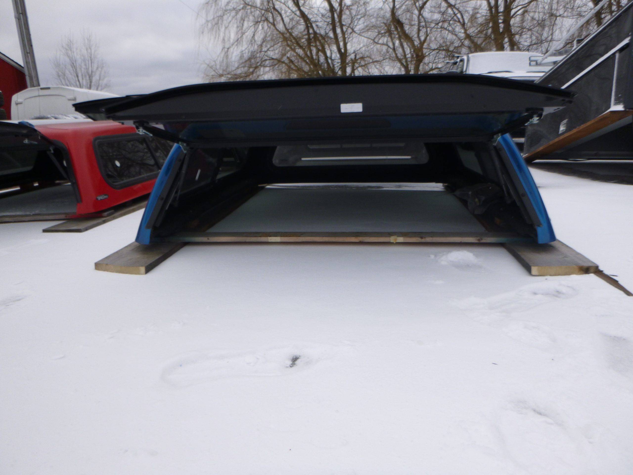 2019 - 2023 Ford Ranger 6' E7 Velocity Blue Snug Top Truck Cap - Image 4