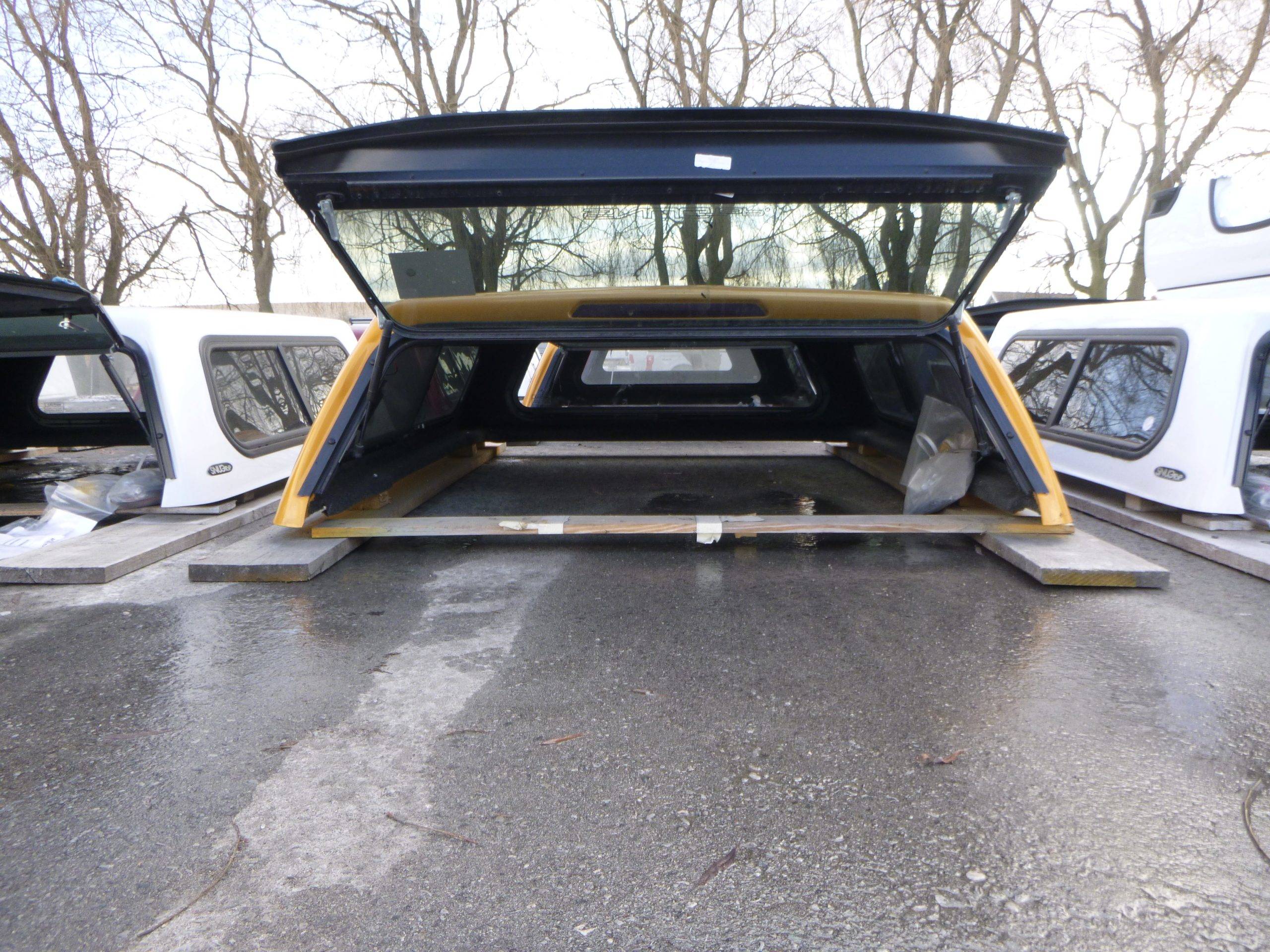 2019 - 2023 Ford Ranger 5' SB Cyber Orange Snug Top Truck Cap - Image 4