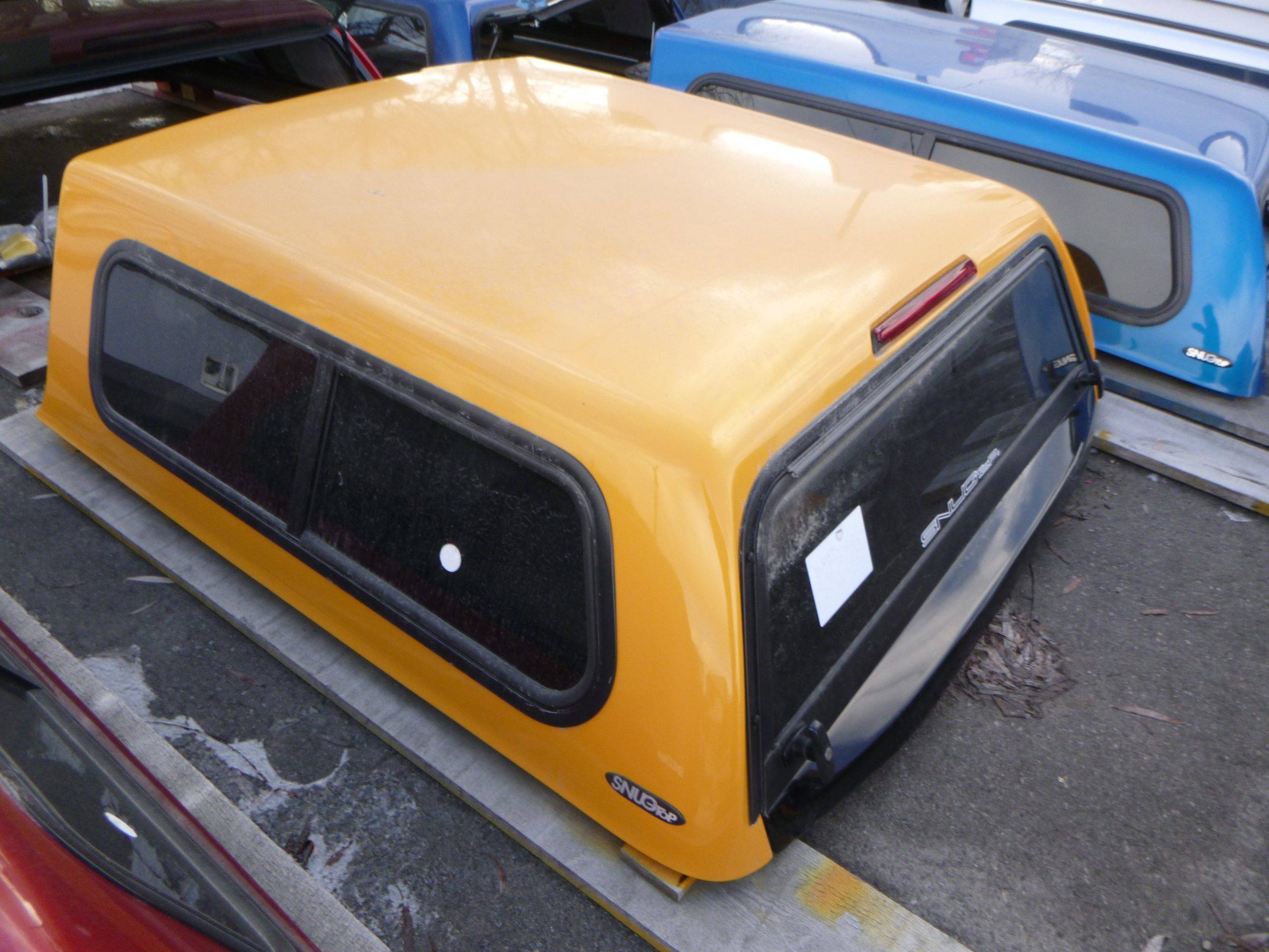 2019 - 2023 Ford Ranger 5' SB Cyber Orange Snug Top Truck Cap - Image 3