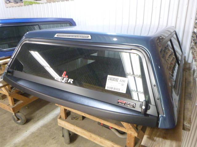 2019 - 2026 GMC Sierra 1500 6'6 GX9 Blue Leer 100R Truck Cap 3 2019 - 2026 GMC Sierra 1500 6'6 GX9 Blue Leer 100R Truck Cap - Image 3