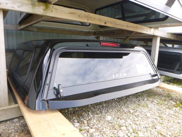 2023 - 2026 GMC Canyon NEW 5'2 GBA Black Leer 100S Truck Cap - Image 3