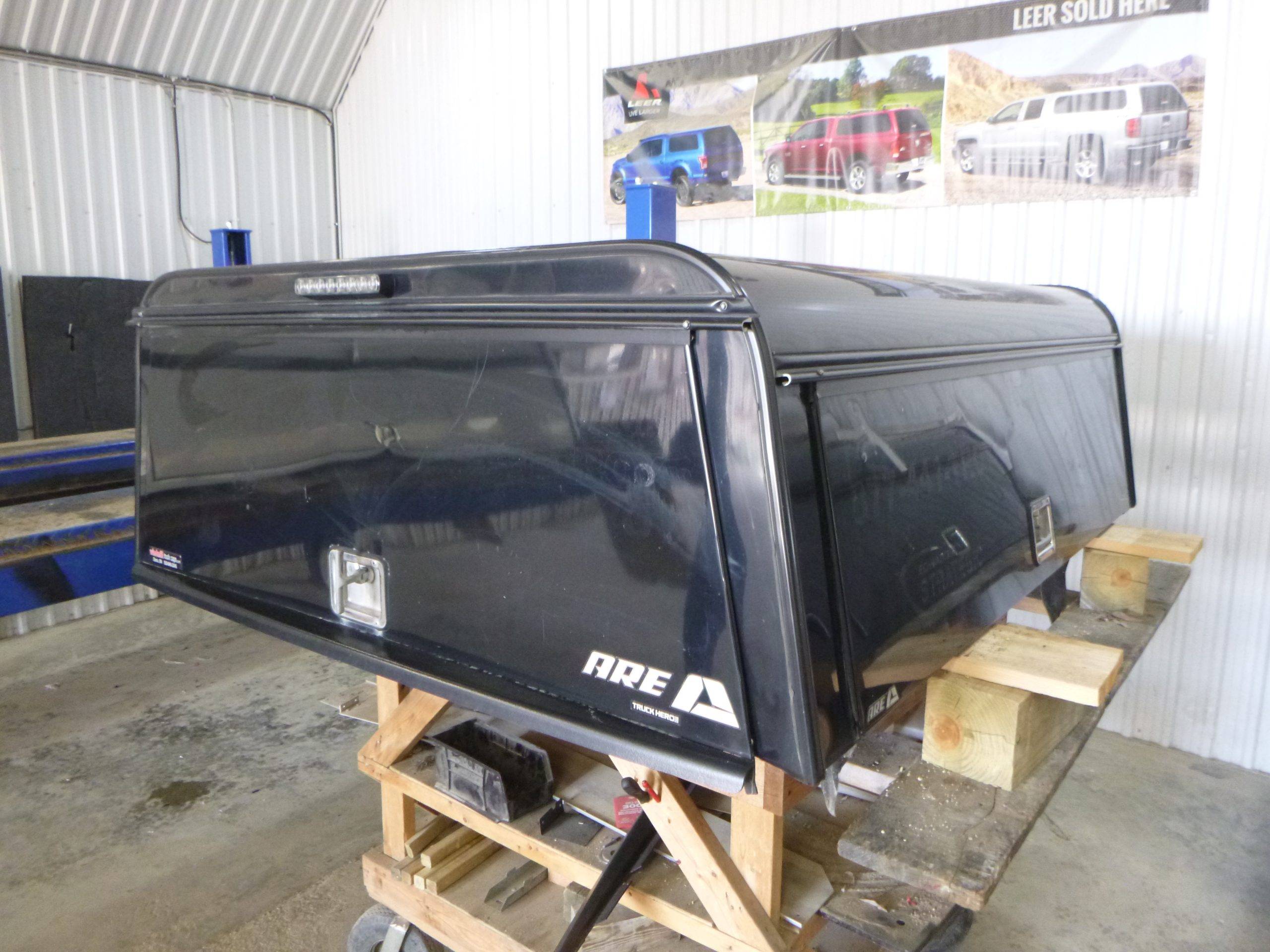 2015 - 2022 Chevrolet Colorado or GMC Canyon 6'2 Black ARE Contractor Truck Cap 3 2015 - 2022 Chevrolet Colorado or GMC Canyon 6'2 Black ARE Contractor Truck Cap - Image 3