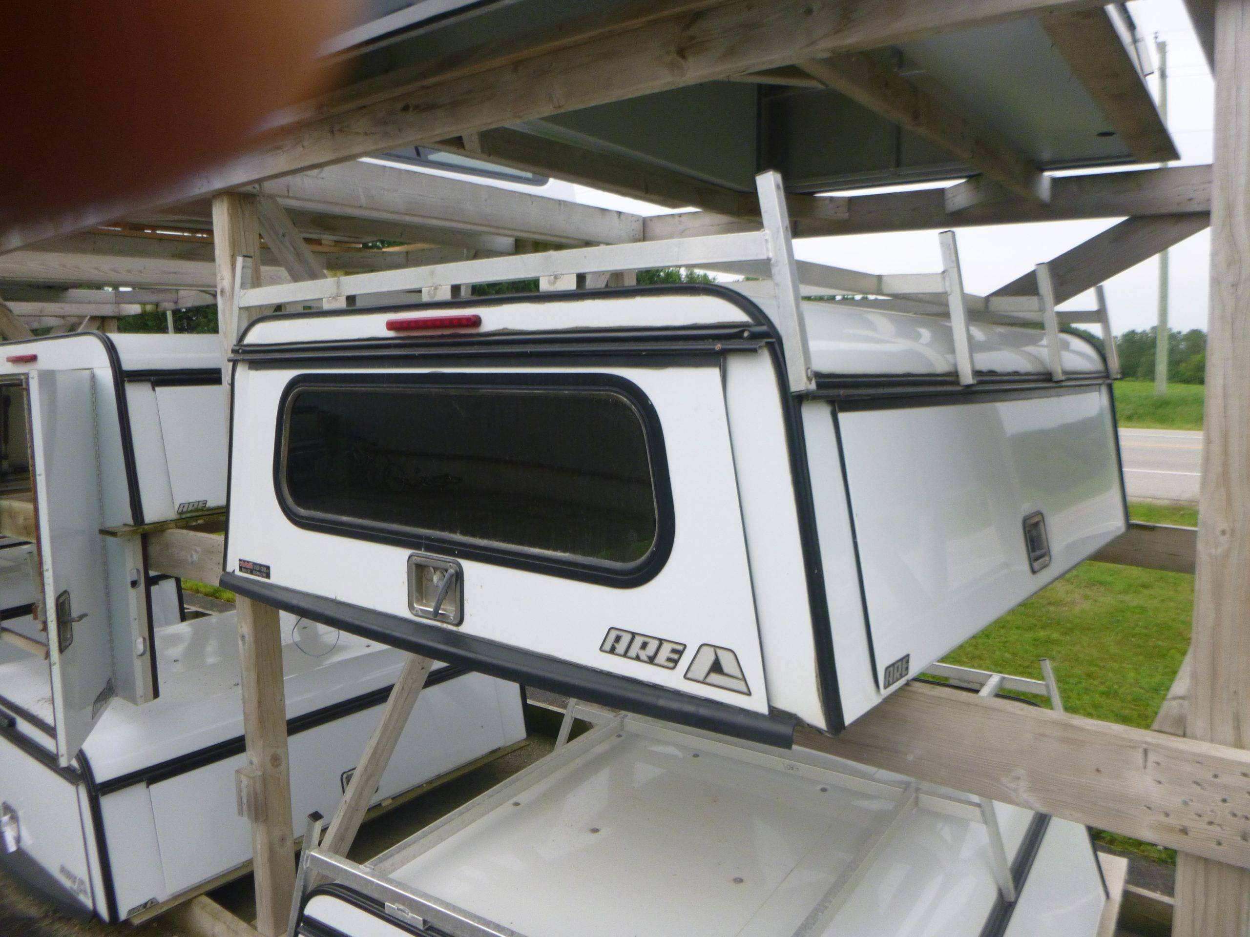 2016 - 2023 Toyota Tacoma 6'2 White ARE Contractor Truck Cap 3 2016 - 2023 Toyota Tacoma 6'2 White ARE Contractor Truck Cap - Image 3