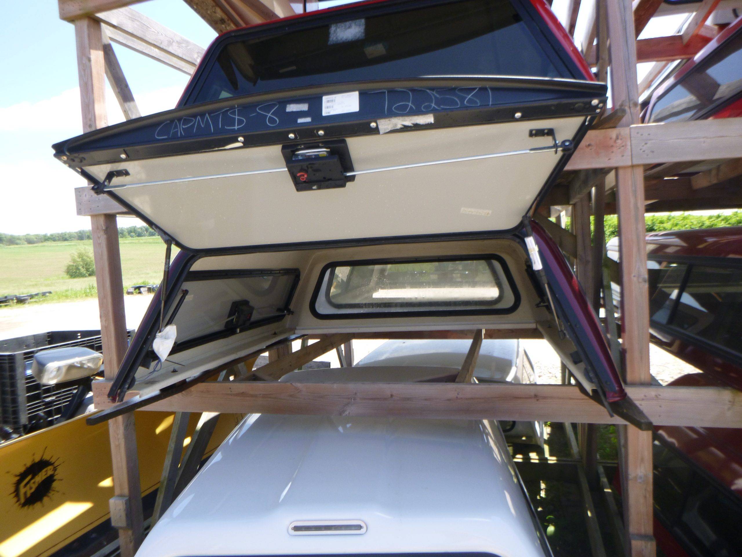 Dodge Ram 6'4 CREW Cab PRV Velvet Red Tricoat ARE Truck Cap 4 Dodge Ram 6'4 CREW Cab PRV Velvet Red Tricoat ARE Truck Cap - Image 4