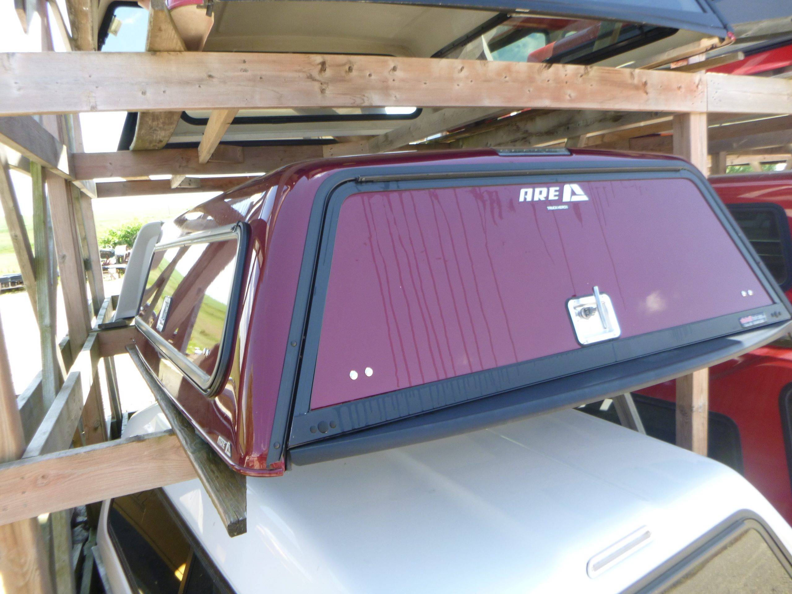 Dodge Ram 6'4 CREW Cab PRV Velvet Red Tricoat ARE Truck Cap 3 Dodge Ram 6'4 CREW Cab PRV Velvet Red Tricoat ARE Truck Cap - Image 3