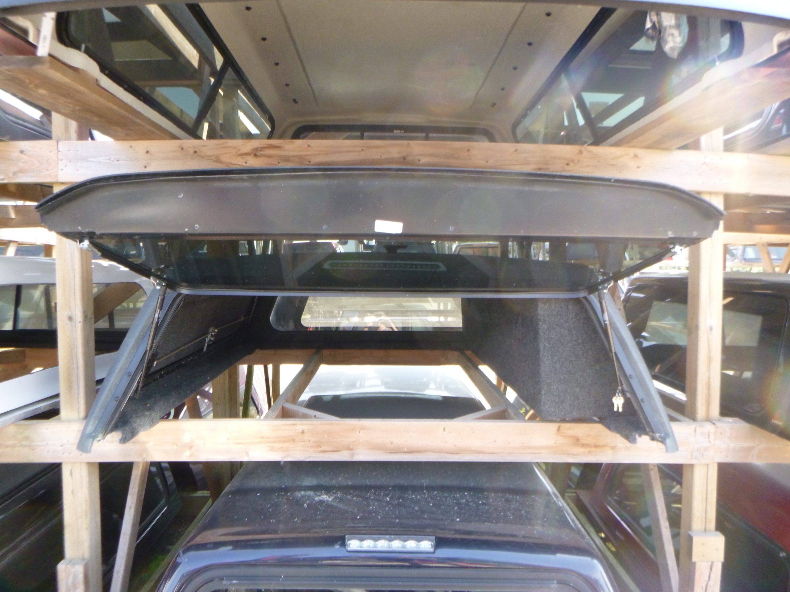 2016 - 2024 Nissan Titan 6'6 Grey Leer 100RCC Truck Cap 4 2016 - 2024 Nissan Titan 6'6 Grey Leer 100RCC Truck Cap - Image 4