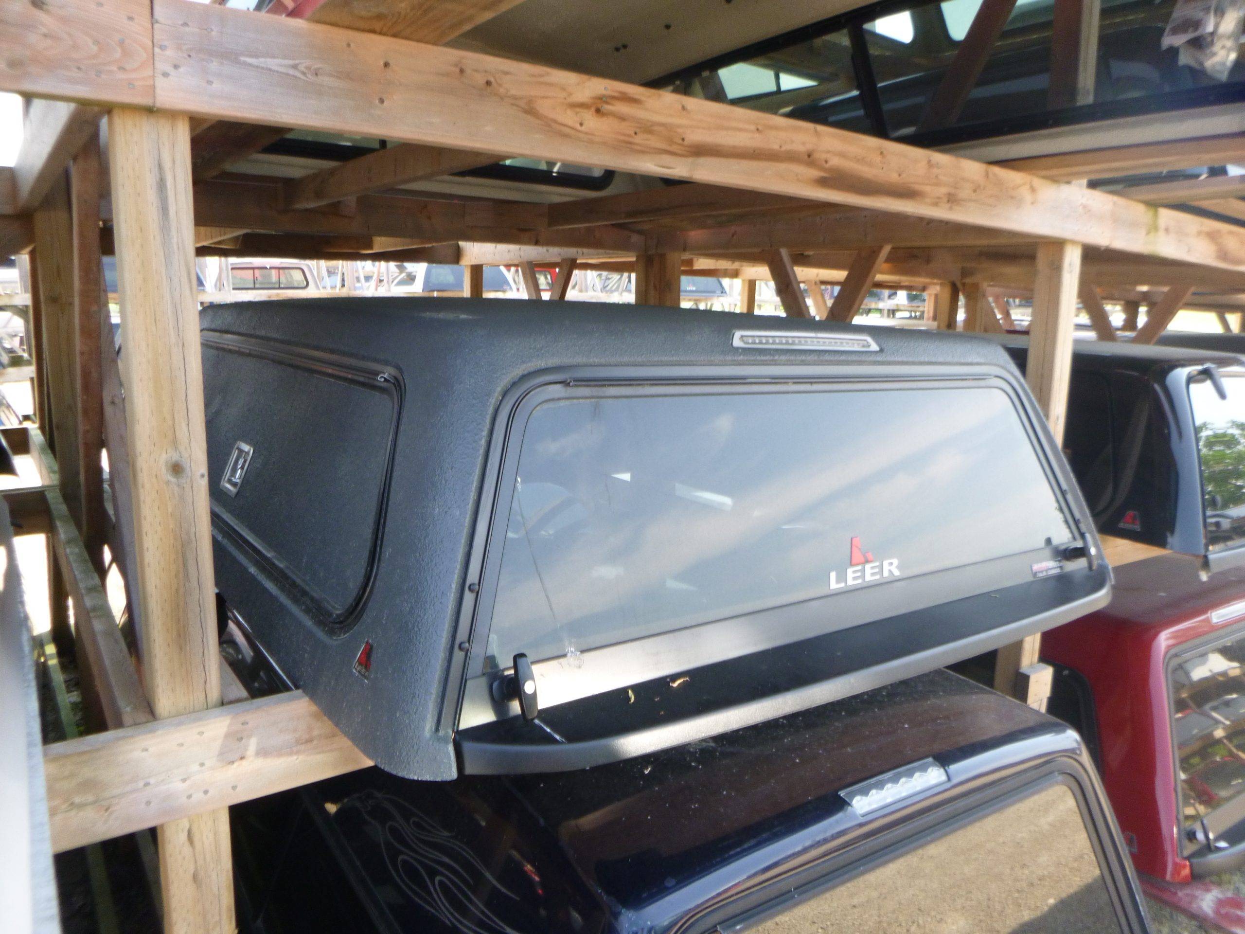 2016 - 2024 Nissan Titan 6'6 Grey Leer 100RCC Truck Cap 3 2016 - 2024 Nissan Titan 6'6 Grey Leer 100RCC Truck Cap - Image 3