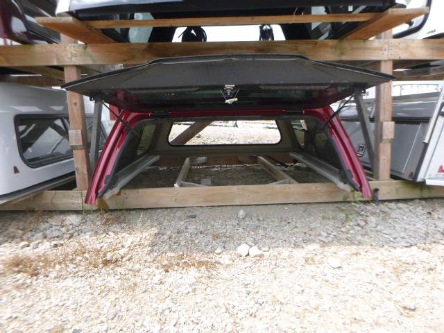 2017 - 2022 Ford Superduty F250/350/450 6'9 RR Ruby Red Leer 100XR Truck Cap 4 2017 - 2022 Ford Superduty F250/350/450 6'9 RR Ruby Red Leer 100XR Truck Cap - Image 4