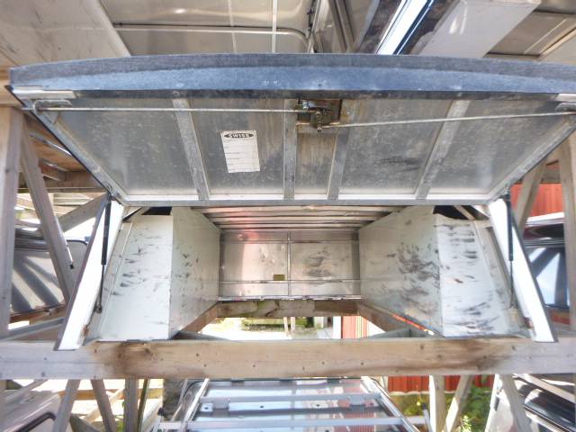 2020 - 2026 Chevrolet Silverado or GMC Sierra 6'9 HD 2500/3500 White Swiss Contractor Truck Cap 4 2020 - 2026 Chevrolet Silverado or GMC Sierra 6'9 HD 2500/3500 White Swiss Contractor Truck Cap - Image 4