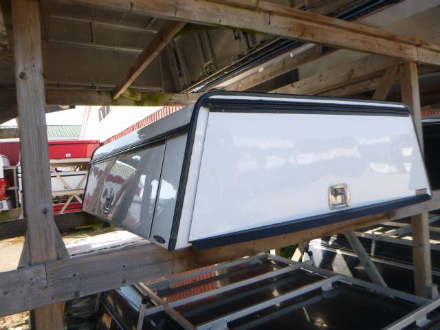 2020 - 2026 Chevrolet Silverado or GMC Sierra 6'9 HD 2500/3500 White Swiss Contractor Truck Cap 3 2020 - 2026 Chevrolet Silverado or GMC Sierra 6'9 HD 2500/3500 White Swiss Contractor Truck Cap - Image 3