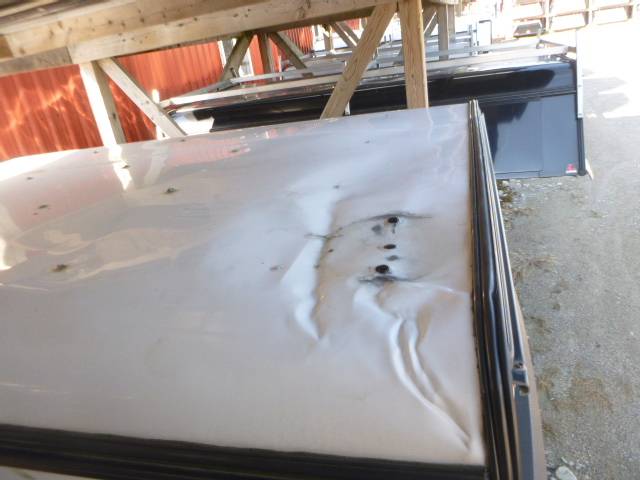 2020 - 2026 Chevrolet Silverado or GMC Sierra 6'9 HD 2500/3500 White Swiss Contractor Truck Cap 5 2020 - 2026 Chevrolet Silverado or GMC Sierra 6'9 HD 2500/3500 White Swiss Contractor Truck Cap - Image 5