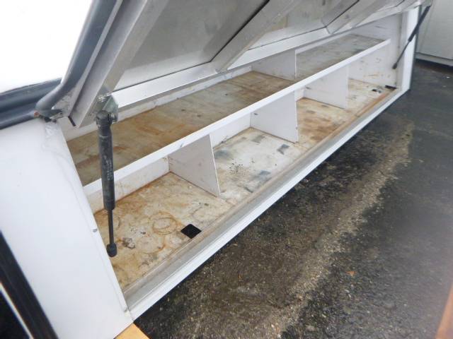 2016 - 2023 Toyota Tacoma 6'2 ARE White Contractor Truck Cap 5 2016 - 2023 Toyota Tacoma 6'2 ARE White Contractor Truck Cap - Image 5