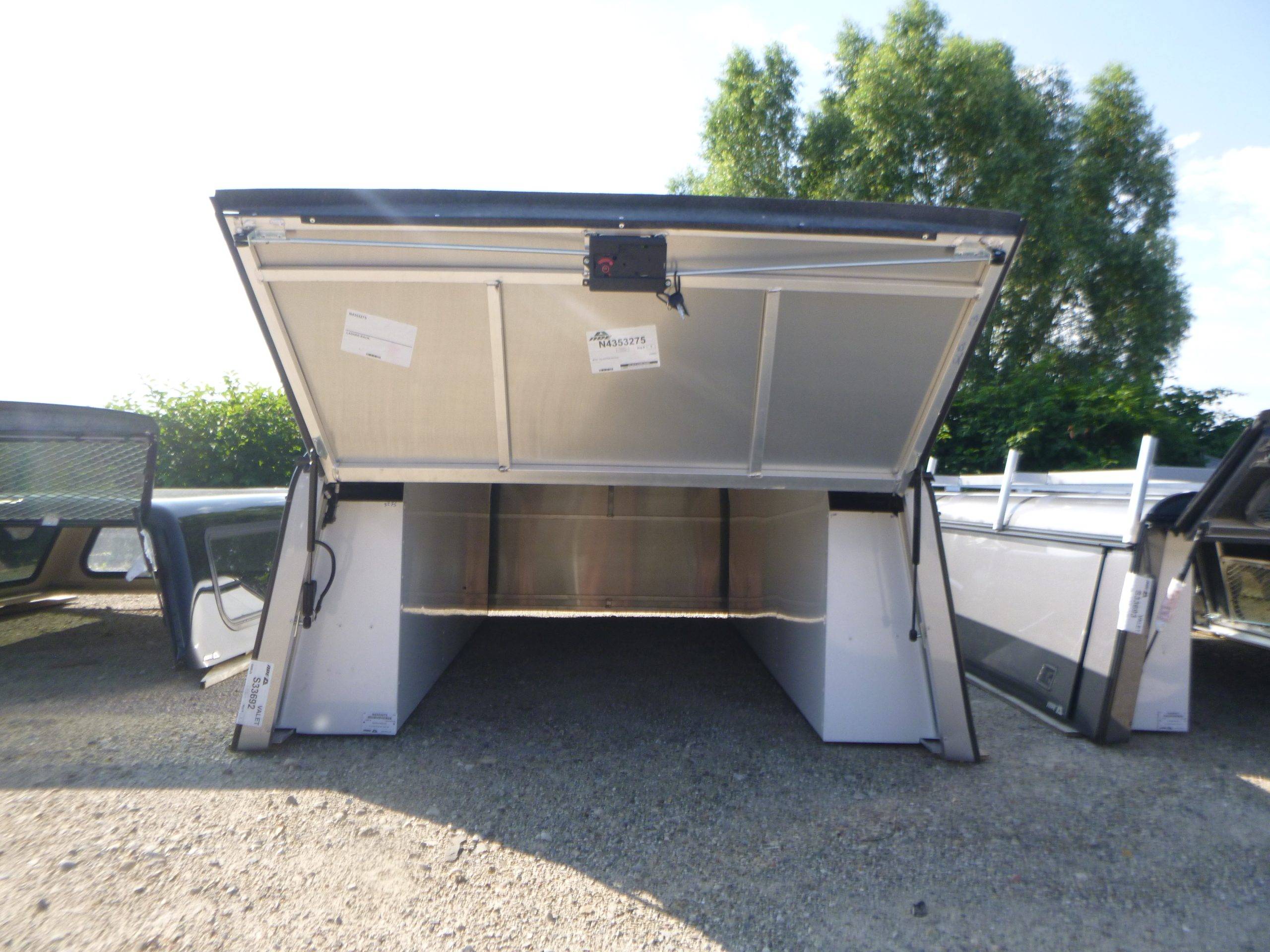 2023 - 2026 Ford Superduty F250/350/450 8' Silver ARE Contractor Truck Cap 4 2023 - 2026 Ford Superduty F250/350/450 8' Silver ARE Contractor Truck Cap - Image 4