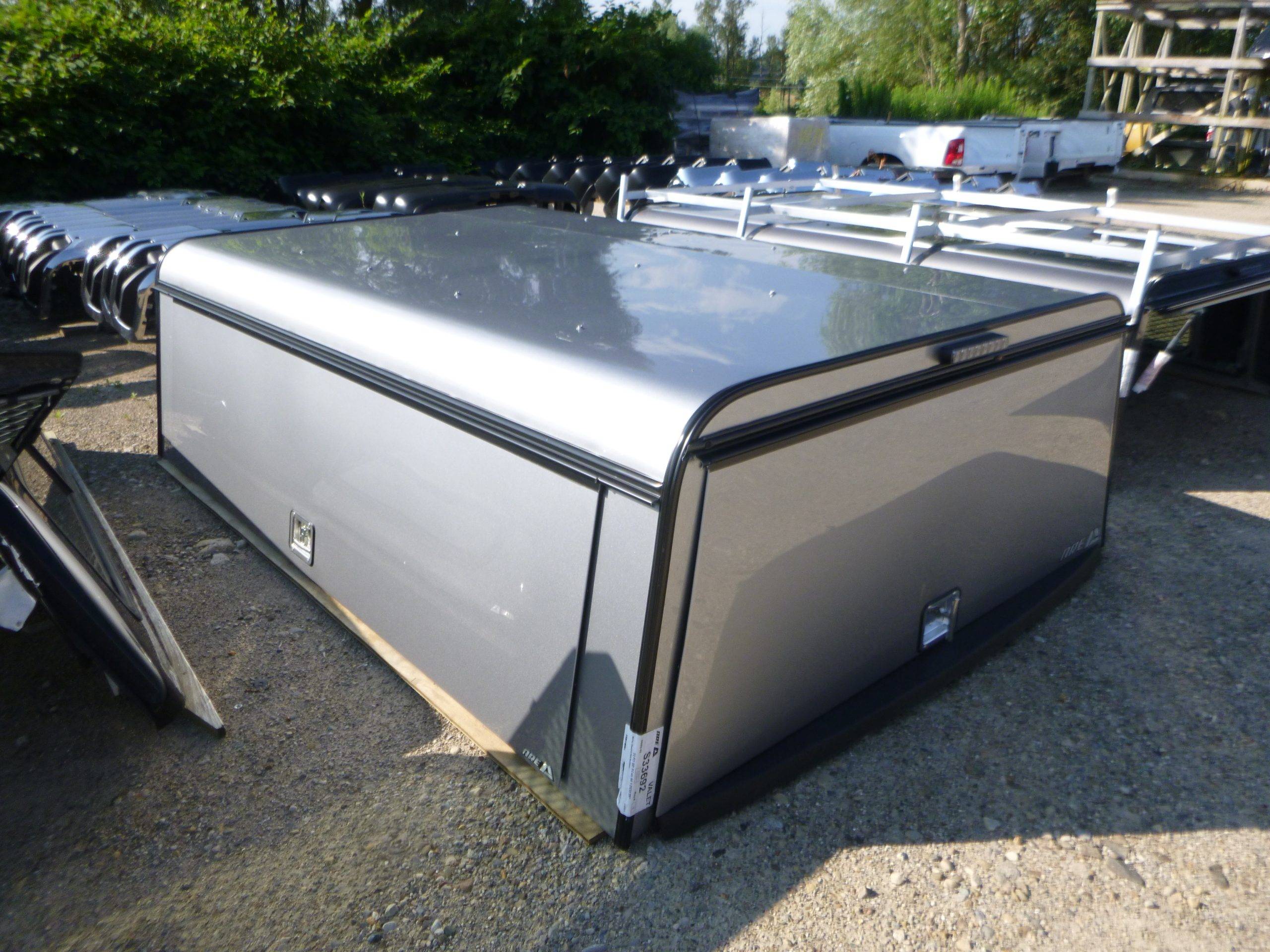 2023 - 2026 Ford Superduty F250/350/450 8' Silver ARE Contractor Truck Cap 3 2023 - 2026 Ford Superduty F250/350/450 8' Silver ARE Contractor Truck Cap - Image 3