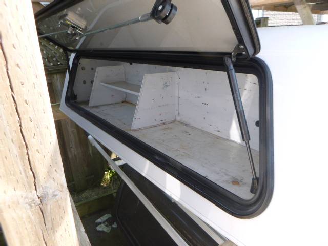 2015 - 2022 Chevrolet Colorado or GMC Canyon 6'2 GAZ Olympic White Contour III Truck Cap 6 2015 - 2022 Chevrolet Colorado or GMC Canyon 6'2 GAZ Olympic White Contour III Truck Cap - Image 6