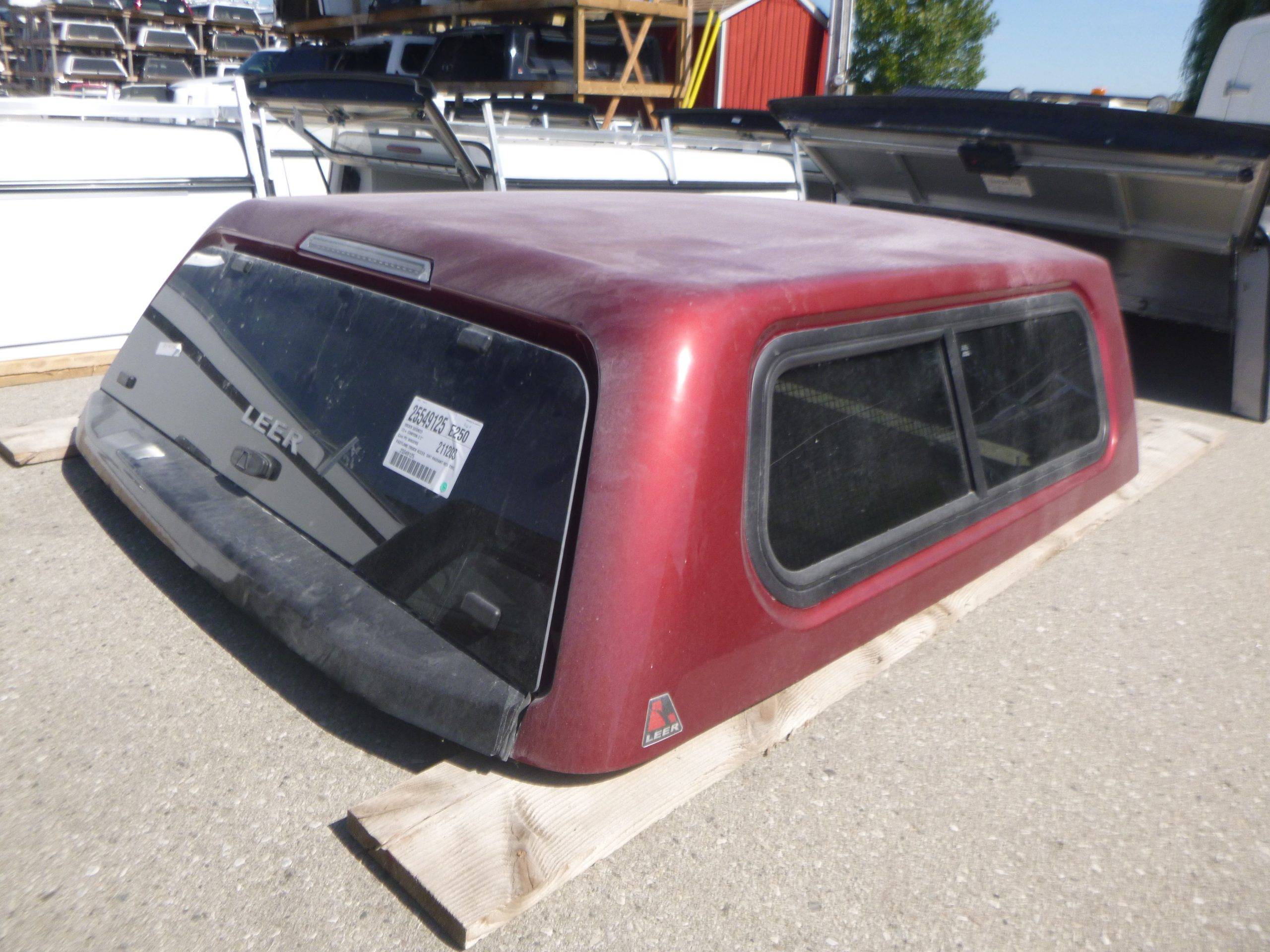 2023 - 2026 GMC Canyon 5'2 GNT Red Leer 100XR Truck Cap 3 2023 - 2026 GMC Canyon 5'2 GNT Red Leer 100XR Truck Cap - Image 3