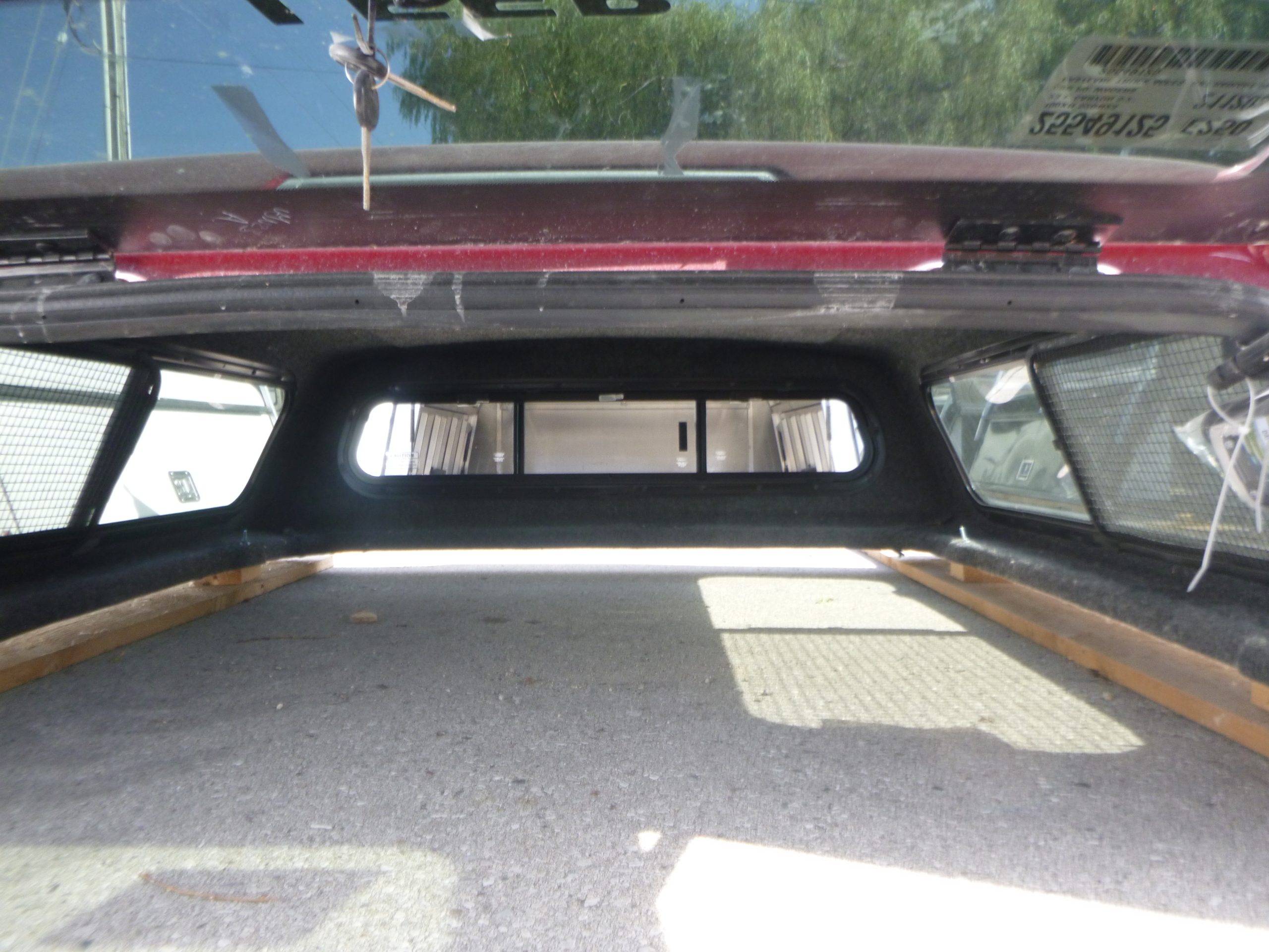 2023 - 2026 GMC Canyon 5'2 GNT Red Leer 100XR Truck Cap 4 2023 - 2026 GMC Canyon 5'2 GNT Red Leer 100XR Truck Cap - Image 4