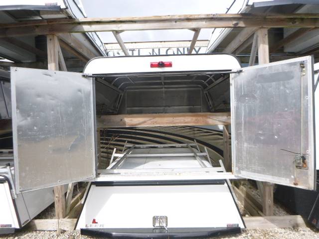 2015 - 2026 Ford F150 6'6 White Leer Contractor Truck Cap 4 2015 - 2026 Ford F150 6'6 White Leer Contractor Truck Cap - Image 4