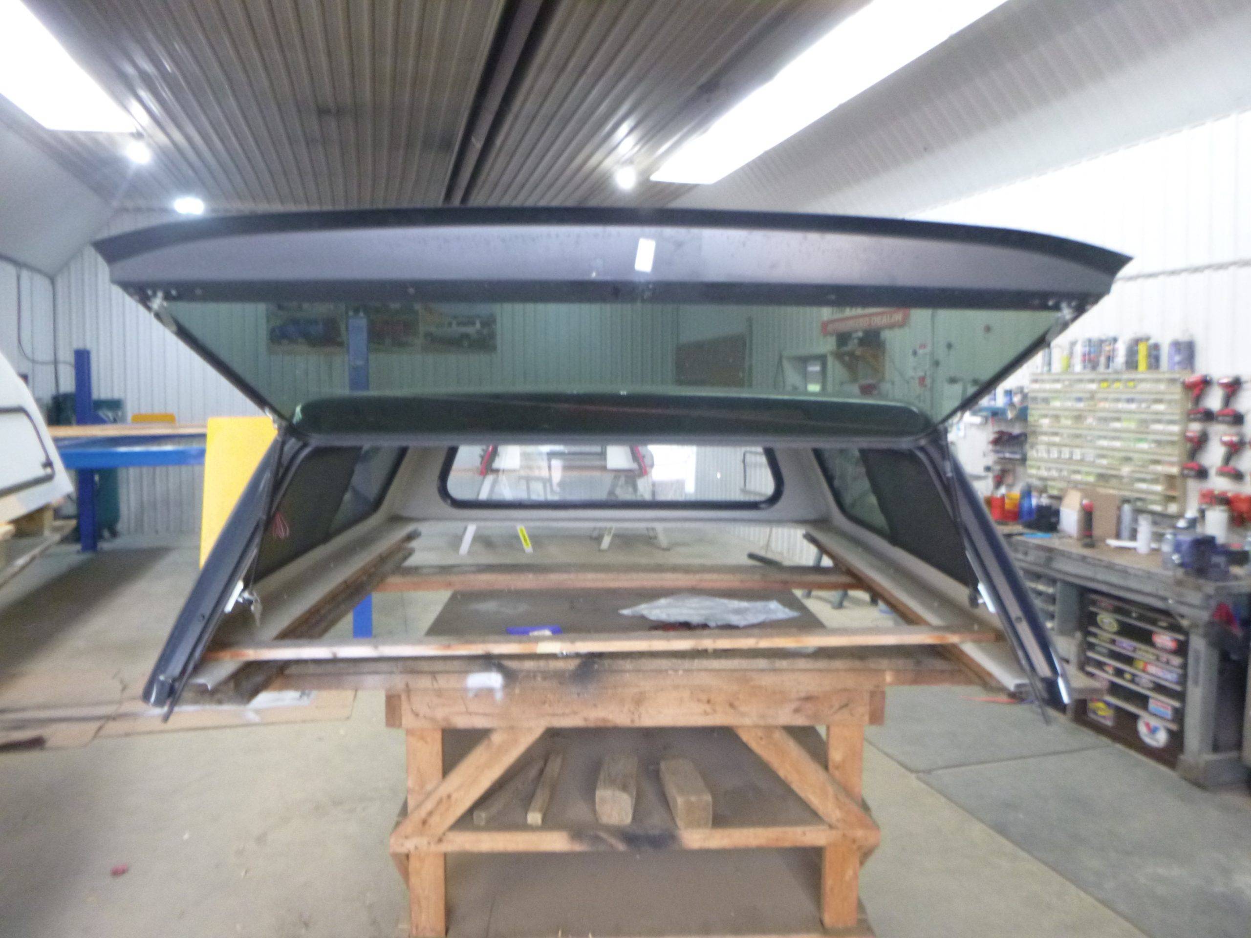 2020 - 2026 Chevrolet Silverado HD 2500/3500 6'9 GAO Northsky Blue Truck Cap 4 2020 - 2026 Chevrolet Silverado HD 2500/3500 6'9 GAO Northsky Blue Truck Cap - Image 4