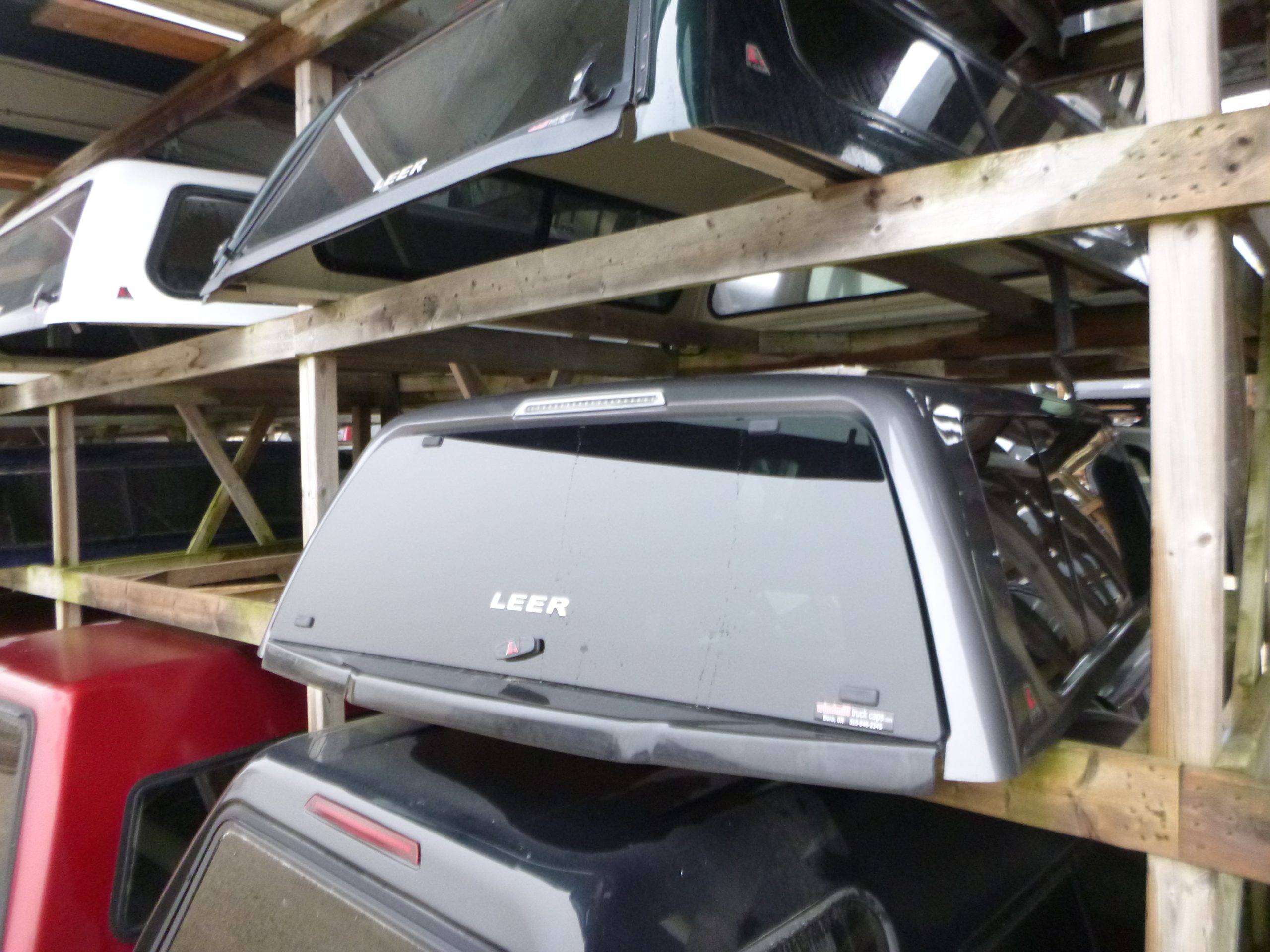 2017 - 2022 Ford Superduty F250/350/450 6'9 M7 Carbonized Grey Leer100XL Truck Cap 3 2017 - 2022 Ford Superduty F250/350/450 6'9 M7 Carbonized Grey Leer100XL Truck Cap - Image 3