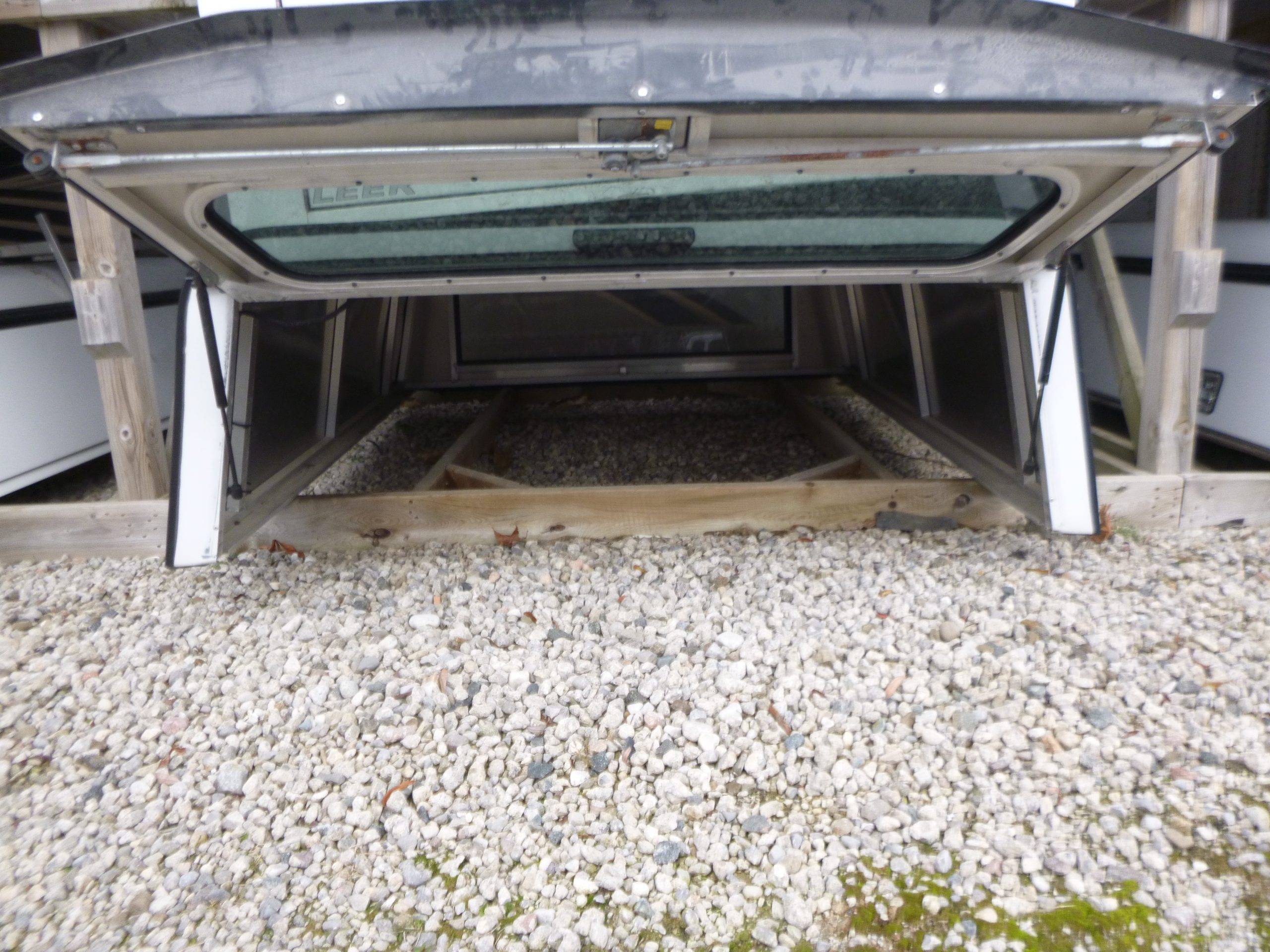 2015 - 2020 Ford F150 6'6 White ARE Contractor Truck Cap 4 2015 - 2020 Ford F150 6'6 White ARE Contractor Truck Cap - Image 4