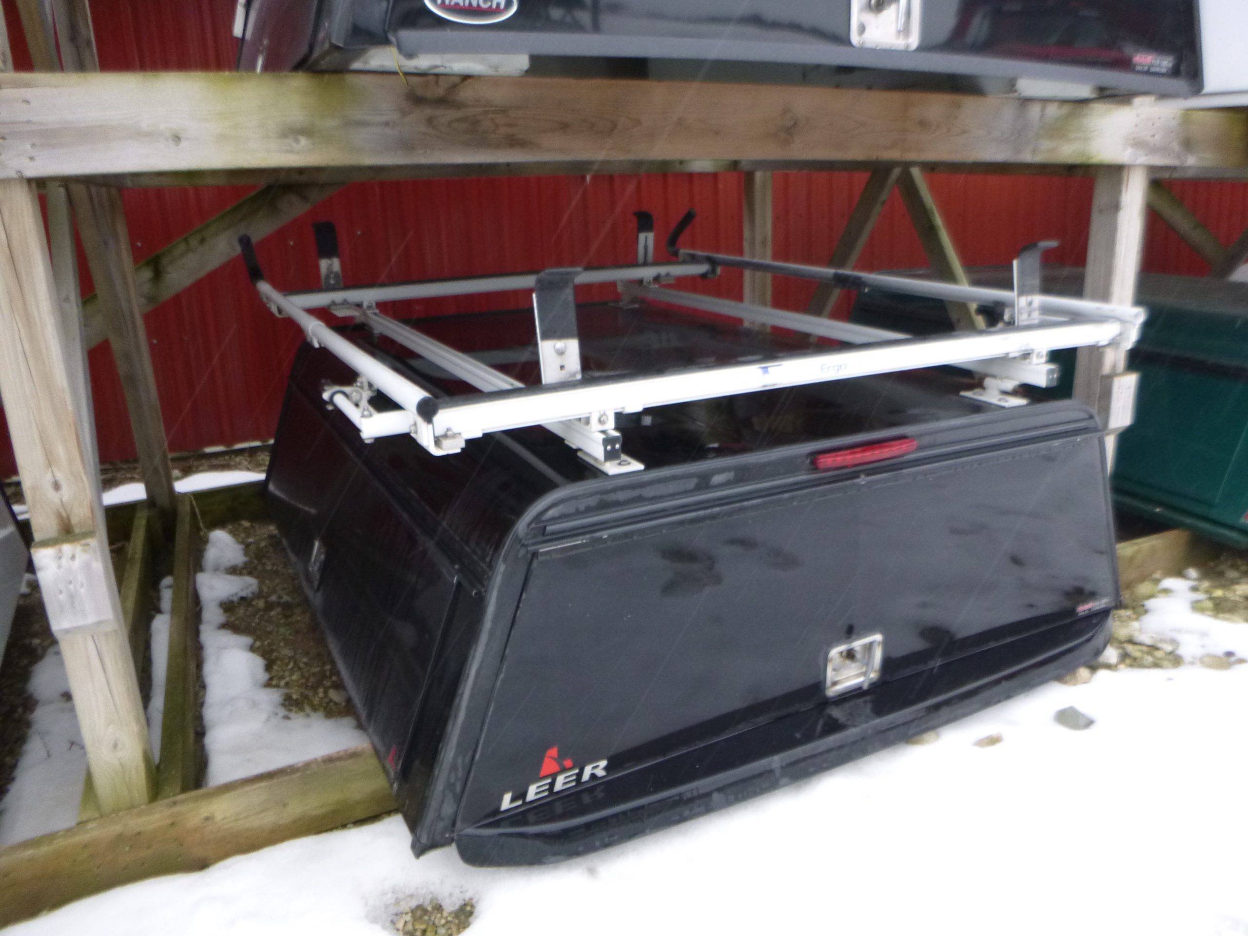 2016 - 2024 Nissan Titan 6'6 Black Leer Contractor Truck Cap 3 2016 - 2024 Nissan Titan 6'6 Black Leer Contractor Truck Cap - Image 3