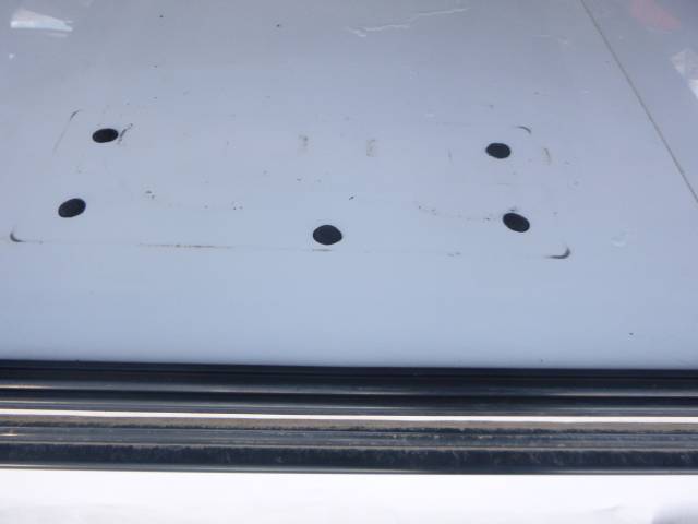 2020 - 2026 Chevrolet Silverado or GMC Sierra HD 2500/3500 6'9 White Swiss Contractor Truck Cap 5 2020 - 2026 Chevrolet Silverado or GMC Sierra HD 2500/3500 6'9 White Swiss Contractor Truck Cap - Image 5