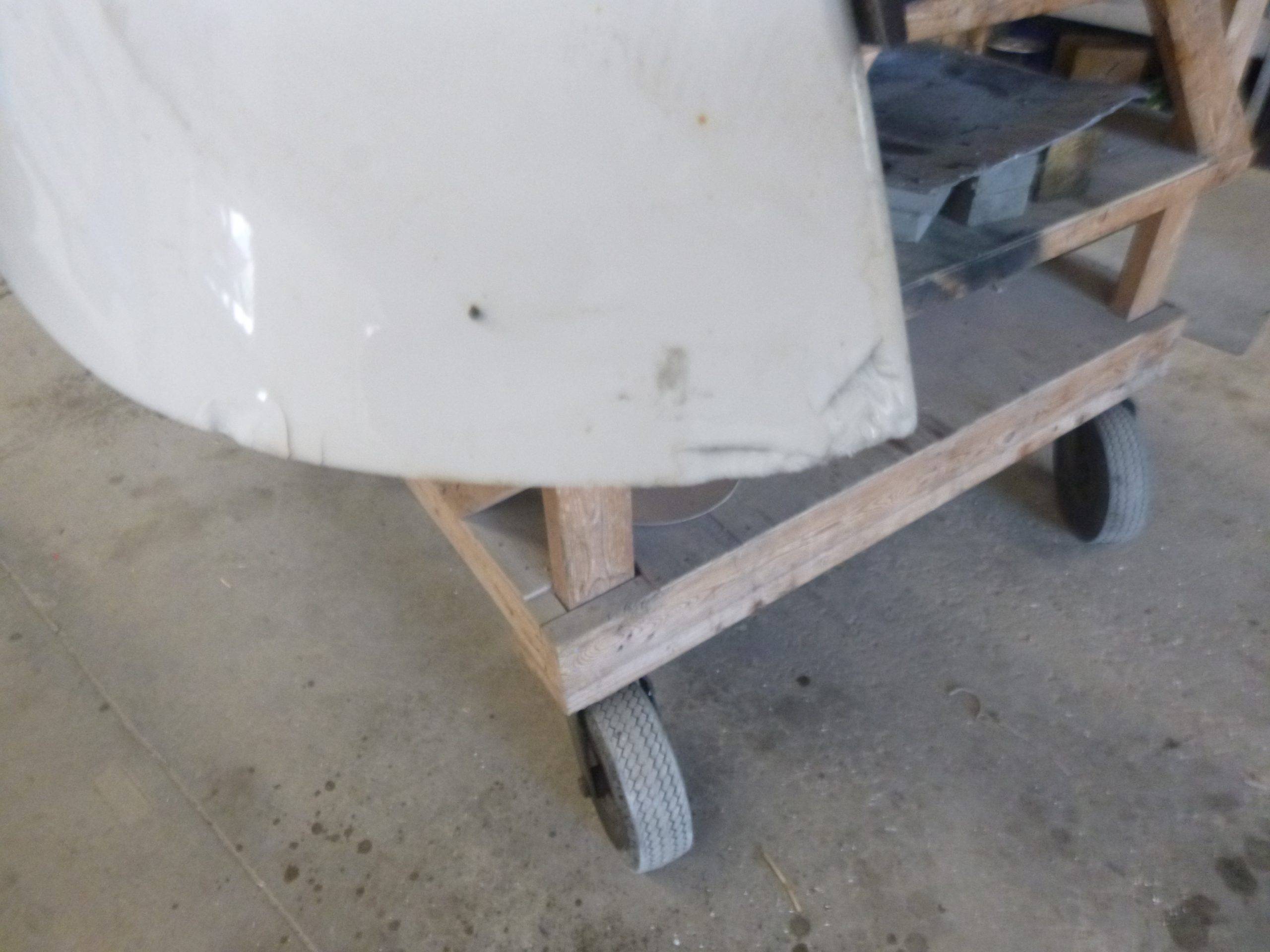 2009 - 2018 Dodge Ram 6'4 PW7 White Century Royal Truck Cap 10 2009 - 2018 Dodge Ram 6'4 PW7 White Century Royal Truck Cap - Image 10