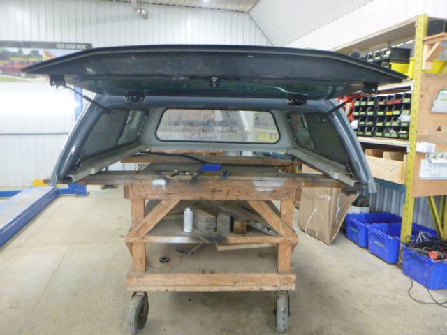 2015 - 2020 Ford F150 6'6 ME Abyss Grey Leer100XR Truck Cap 4 2015 - 2020 Ford F150 6'6 ME Abyss Grey Leer100XR Truck Cap - Image 4