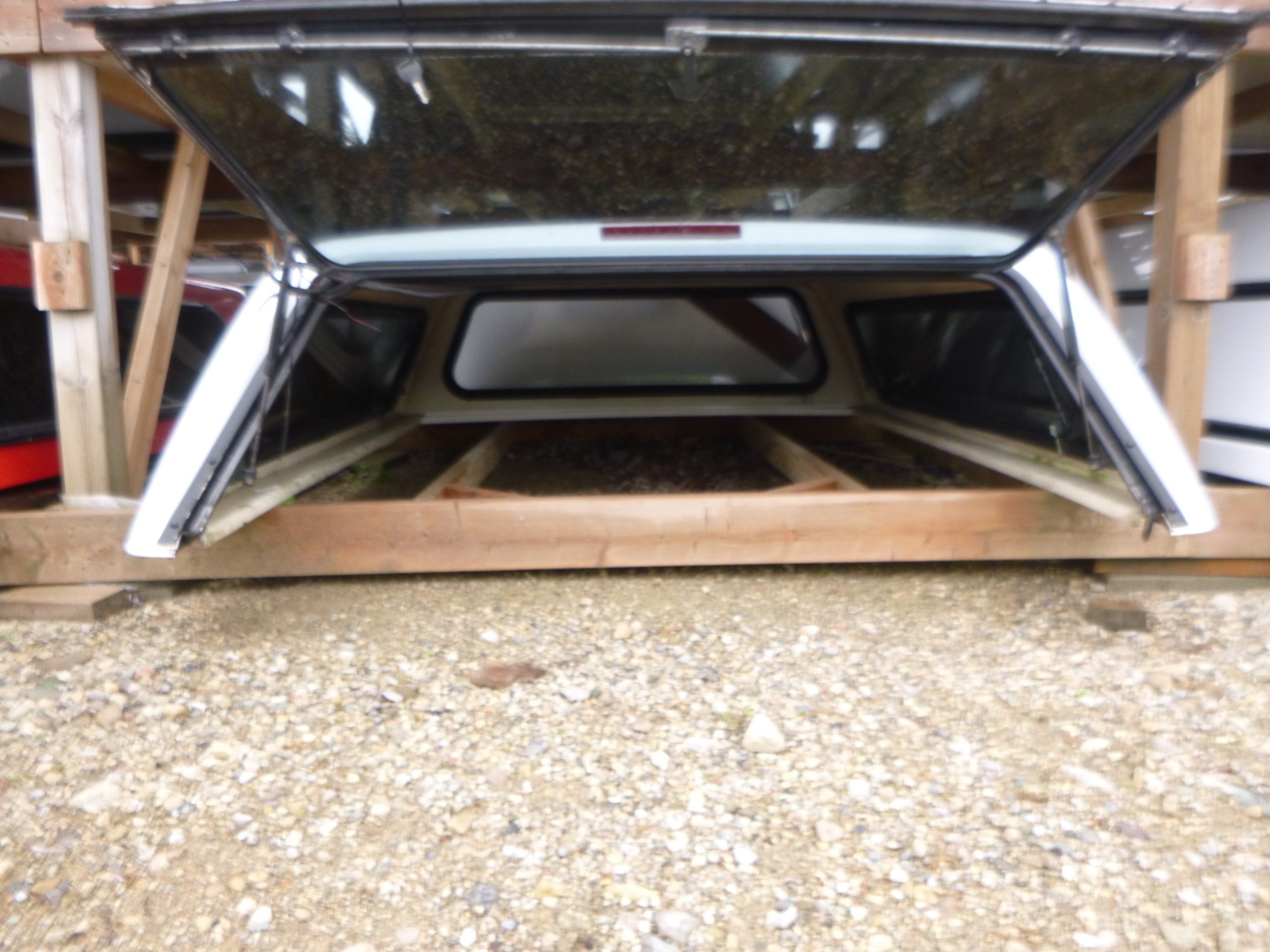 2007 - 2013 GMC Sierra 6'6 50 Olympic White ARE Truck Cap 4 2007 - 2013 GMC Sierra 6'6 50 Olympic White ARE Truck Cap - Image 4