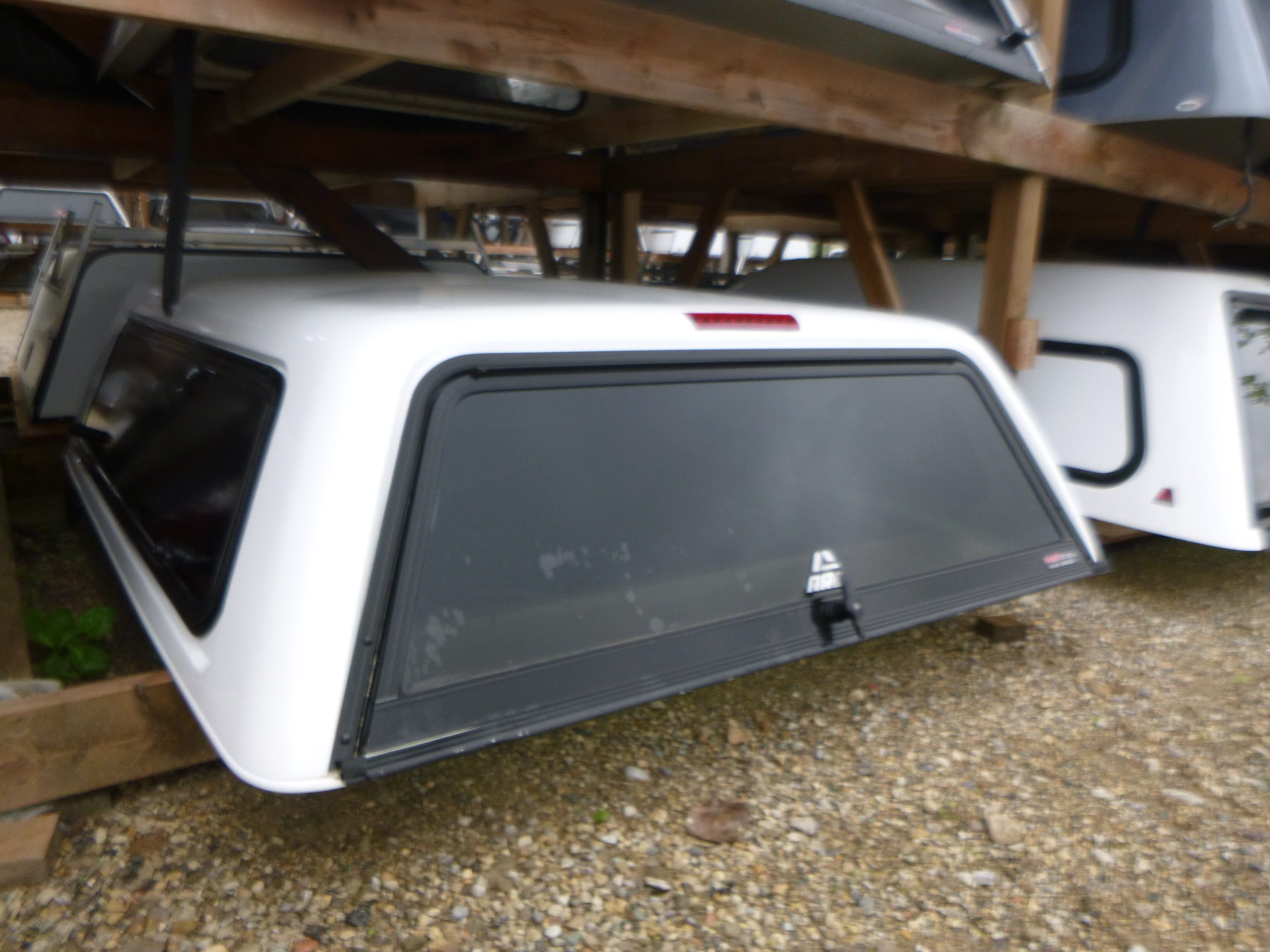 2007 - 2013 GMC Sierra 6'6 50 Olympic White ARE Truck Cap 3 2007 - 2013 GMC Sierra 6'6 50 Olympic White ARE Truck Cap - Image 3