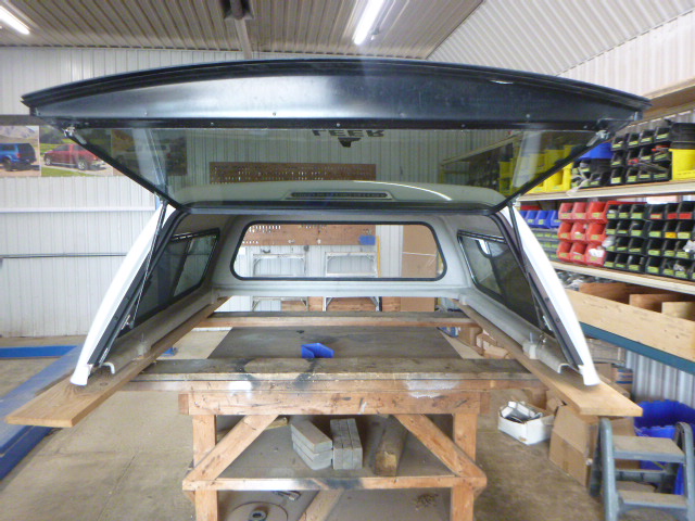 2019 - 2026 Dodge Ram 1500 5'7 New Body Style PW7 Bright White Leer180 Truck Cap - Image 4