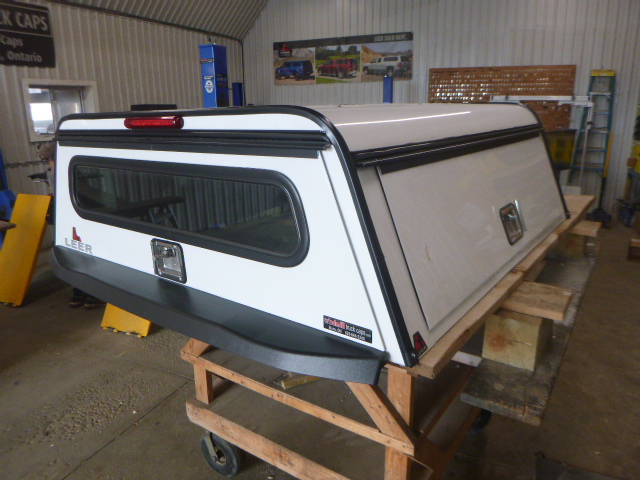 2023 - 2026 GMC Canyon or Chevrolet Colorado 5'2 White Leer Contractor Truck Cap - Image 3