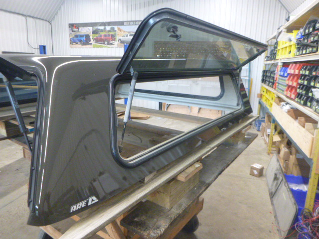2019 - 2026 Chevrolet Silverado 1500 6'6 GXN Retrograde ARE Truck Cap 4 2019 - 2026 Chevrolet Silverado 1500 6'6 GXN Retrograde ARE Truck Cap - Image 4