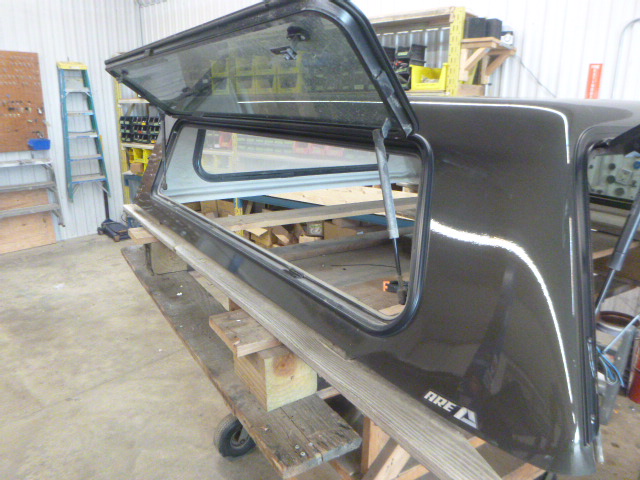 2019 - 2026 Chevrolet Silverado 1500 6'6 GXN Retrograde ARE Truck Cap 5 2019 - 2026 Chevrolet Silverado 1500 6'6 GXN Retrograde ARE Truck Cap - Image 5
