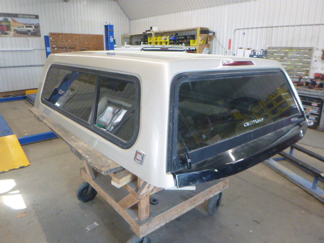 2015 - 2020 Ford F150 6'6 GN White Gold Century Truck Cap 3 2015 - 2020 Ford F150 6'6 GN White Gold Century Truck Cap - Image 3