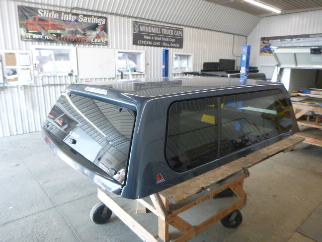 2019 - 2026 GMC Sierra 1500 6'6 GJI Grey Leer100XL Truck Cap 3 2019 - 2026 GMC Sierra 1500 6'6 GJI Grey Leer100XL Truck Cap - Image 3