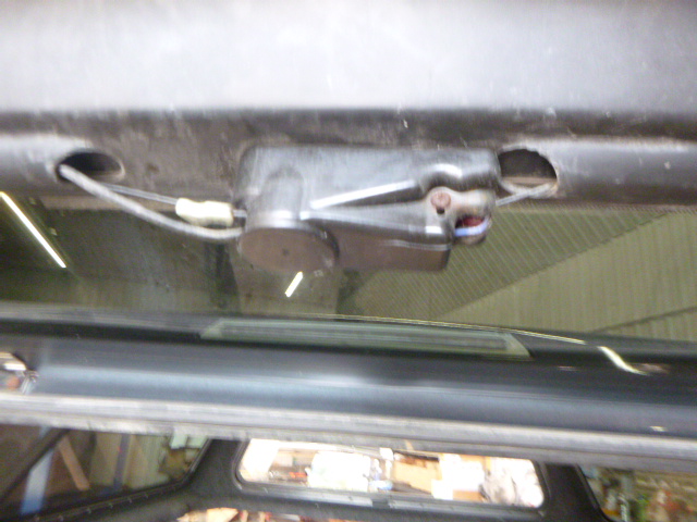 2019 - 2026 GMC Sierra 1500 6'6 GJI Grey Leer100XL Truck Cap 10 2019 - 2026 GMC Sierra 1500 6'6 GJI Grey Leer100XL Truck Cap - Image 10