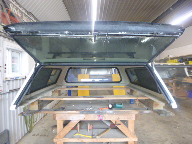 2020 - 2026 GMC Sierra 6'9 HD 2500/3500 50 Summit White Contour III Truck Cap 4 2020 - 2026 GMC Sierra 6'9 HD 2500/3500 50 Summit White Contour III Truck Cap - Image 4